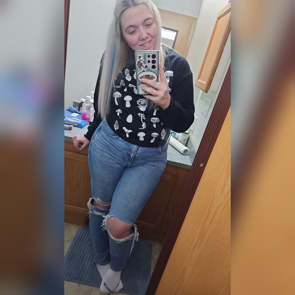 Meet your Posher, Roxanne - Picture 2 of 2